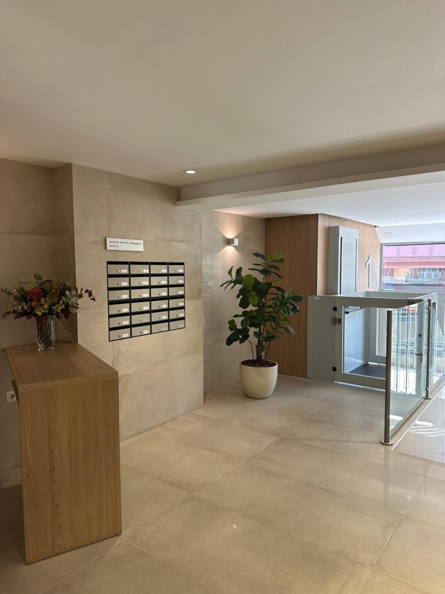 Piso En El Corazon De Alicante Con Ubicacion Unica Exterior foto